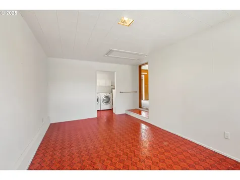 1088 Nopal Street Florence OR 97439