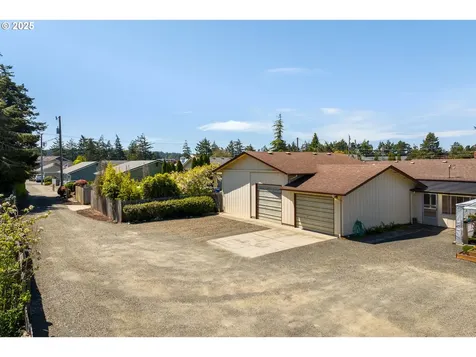 1088 Nopal Street Florence OR 97439