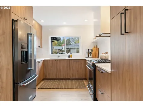 2900 NW Eastway Court Beaverton OR 97006