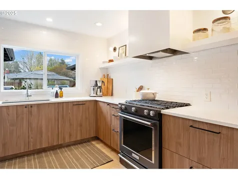 2900 NW Eastway Court Beaverton OR 97006