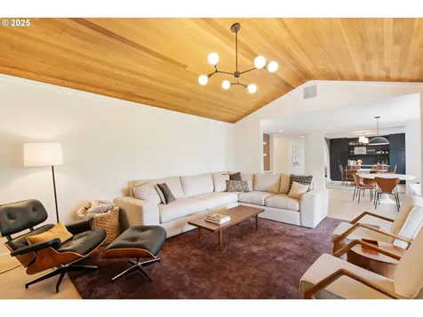 2900 NW Eastway Court Beaverton OR 97006
