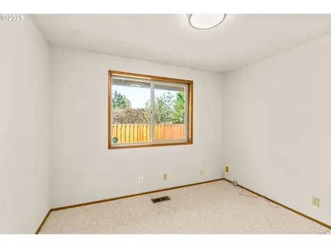 1412 Bogart Lane Eugene OR 97401