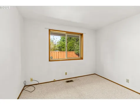1412 Bogart Lane Eugene OR 97401