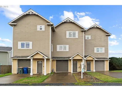 906 SW 7th Street Newport OR 97365