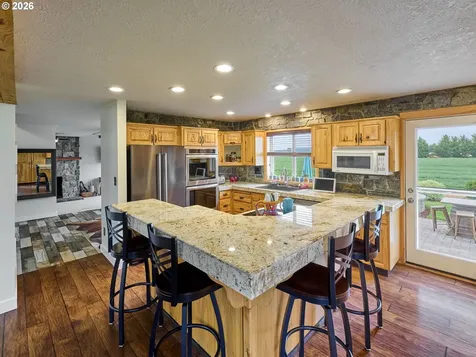 9293 Broadacres Road NE Aurora OR 97002
