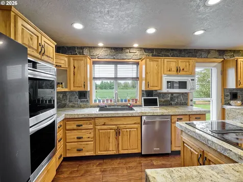 9293 Broadacres Road NE Aurora OR 97002