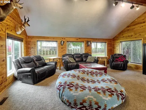 9293 Broadacres Road NE Aurora OR 97002
