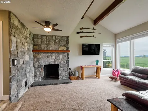 9293 Broadacres Road NE Aurora OR 97002