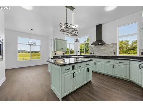 475 Curry Road Roseburg OR 97471
