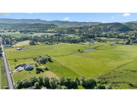 475 Curry Road Roseburg OR 97471