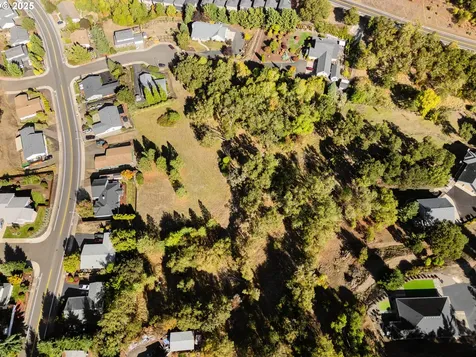 1219 NE Junker Avenue Roseburg OR 97470