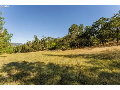 1219 NE Junker Avenue Roseburg OR 97470