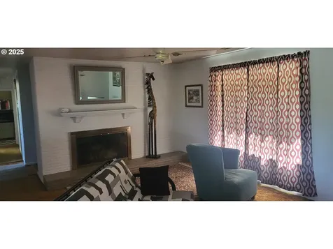 522 SE Hillside Drive Roseburg OR 97470