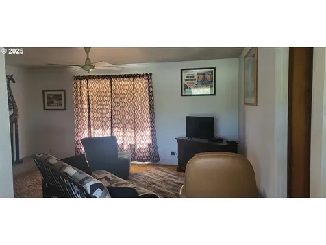 522 SE Hillside Drive Roseburg OR 97470