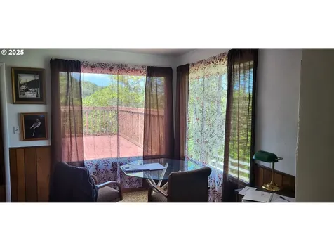 522 SE Hillside Drive Roseburg OR 97470