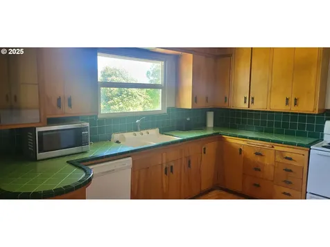 522 SE Hillside Drive Roseburg OR 97470