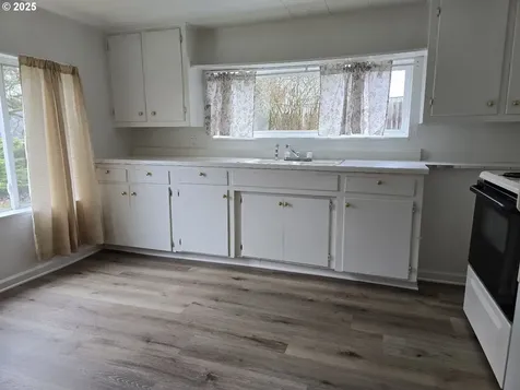 522 SE Hillside Drive Roseburg OR 97470