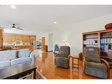 1616 SE 87th Avenue Portland OR 97216