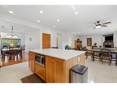1616 SE 87th Avenue Portland OR 97216