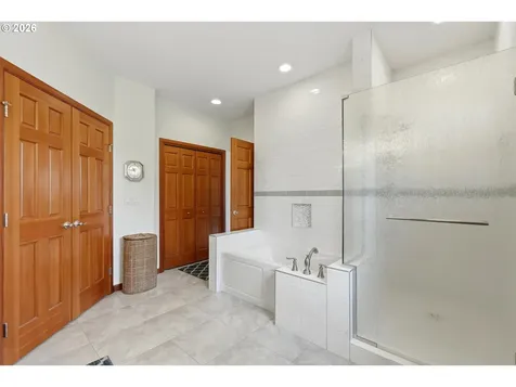 1616 SE 87th Avenue Portland OR 97216
