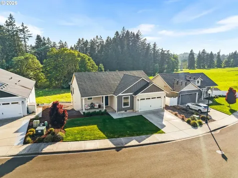 826 W Golden Eagle Drive La Center WA 98629