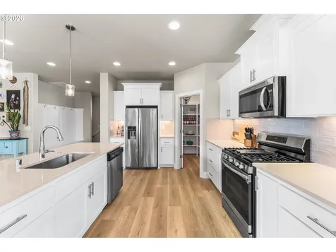 826 W Golden Eagle Drive La Center WA 98629