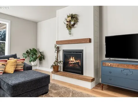 826 W Golden Eagle Drive La Center WA 98629