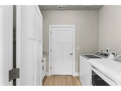 826 W Golden Eagle Drive La Center WA 98629