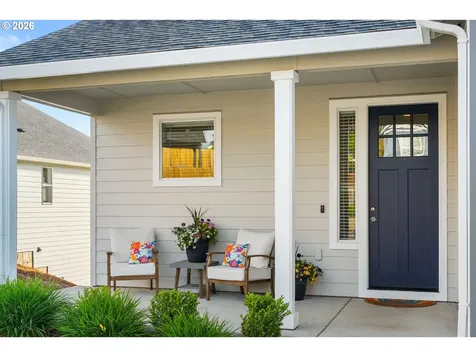 826 W Golden Eagle Drive La Center WA 98629