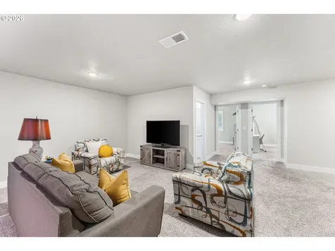 826 W Golden Eagle Drive La Center WA 98629