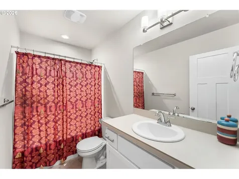 826 W Golden Eagle Drive La Center WA 98629