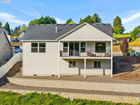 826 W Golden Eagle Drive La Center WA 98629