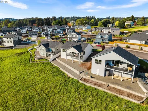 826 W Golden Eagle Drive La Center WA 98629