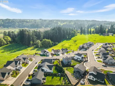 826 W Golden Eagle Drive La Center WA 98629