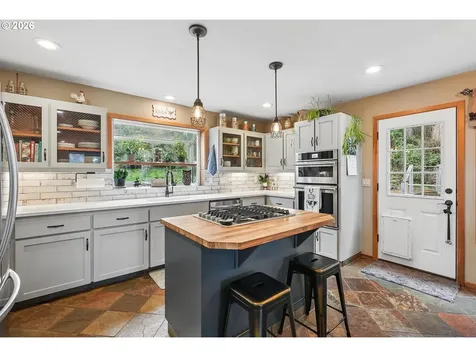 16490 S Bradley Road Oregon City OR 97045