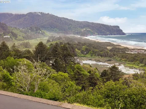 8285 Ville Sahhali Drive Neskowin OR 97149