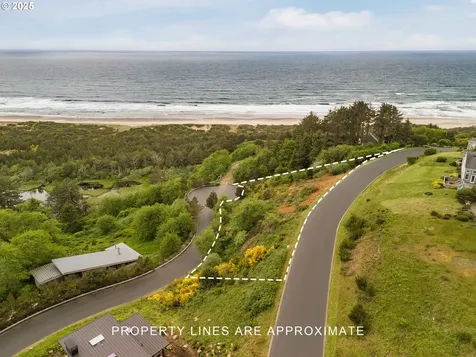8285 Ville Sahhali Drive Neskowin OR 97149