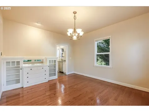 8026 SW Pine Street Portland OR 97223
