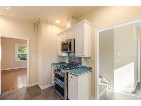 8026 SW Pine Street Portland OR 97223