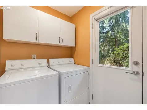 8026 SW Pine Street Portland OR 97223