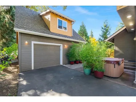 8026 SW Pine Street Portland OR 97223