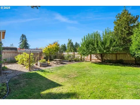 8026 SW Pine Street Portland OR 97223