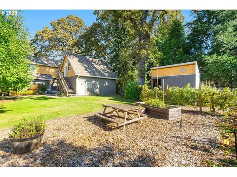 8026 SW Pine Street Portland OR 97223