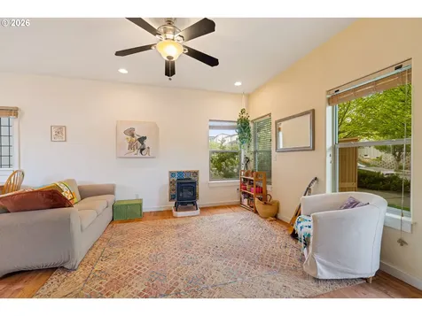 1229 29th Street Hood River OR 97031