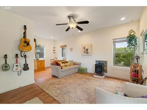 1229 29th Street Hood River OR 97031