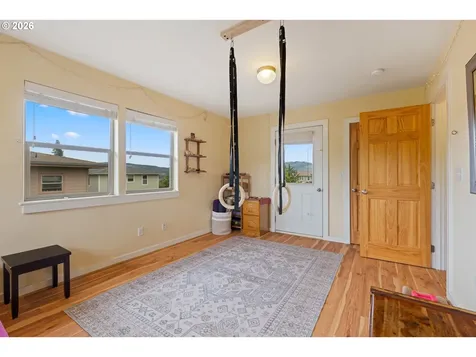 1229 29th Street Hood River OR 97031