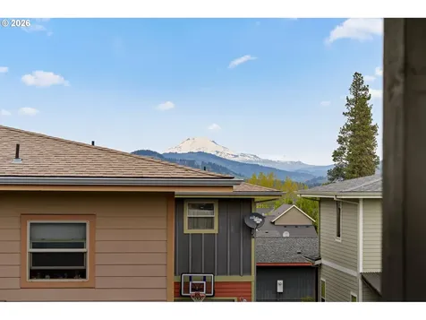 1229 29th Street Hood River OR 97031