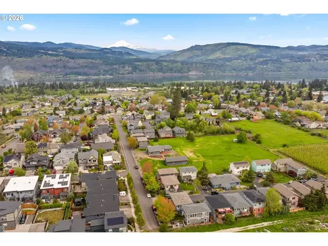 1229 29th Street Hood River OR 97031