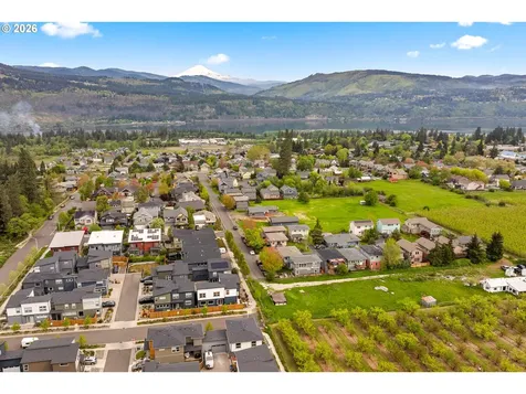 1229 29th Street Hood River OR 97031