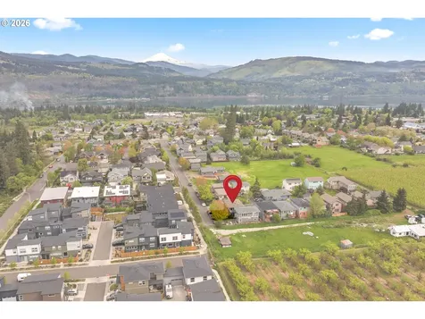 1229 29th Street Hood River OR 97031